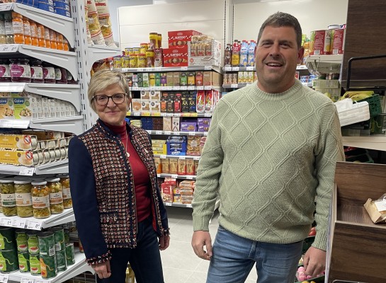 Pina de Montalgrao inaugura una tienda rural de alimentación tras casi una década