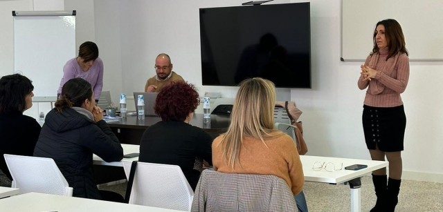 Ondara impulsa cursos para ayudar a emprender negocios y a consolidar empresas

