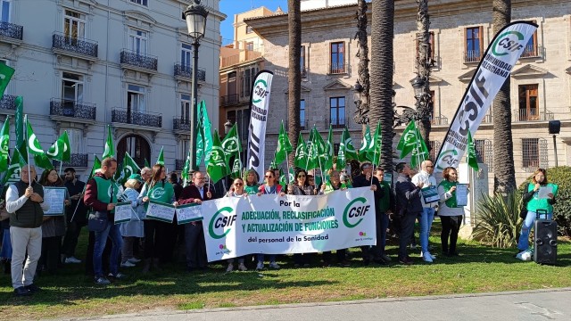 CSIF se concentra en València para denunciar la 