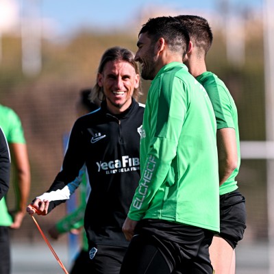 El Elche empieza a preparar la visita a Cartagena con la duda de 'Cris' Salvador

