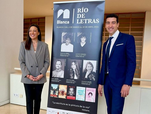 Sonsoles Ónega, Ángel Martín y Mercedes Ron, entre los escritores que harán correr un 'Río de Letras' en Blanca 
