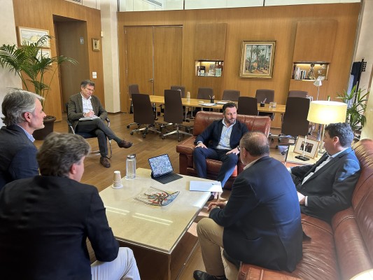 Elche acuerda con Uepal colaboraciones conjuntas para el desarrollo del Área Funcional Elche-Alicante 
