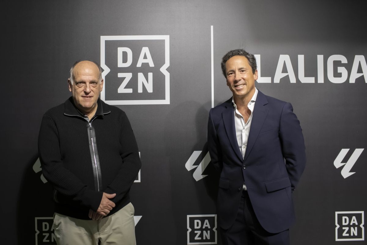 DAZN y LALIGA inauguran su nueva ‘Pop-Up Store’ en Madrid de la mano de leyendas del campeonato
