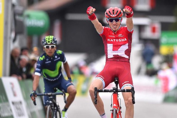 Zakarin se exhibe en los Alpes y Froome es más líder