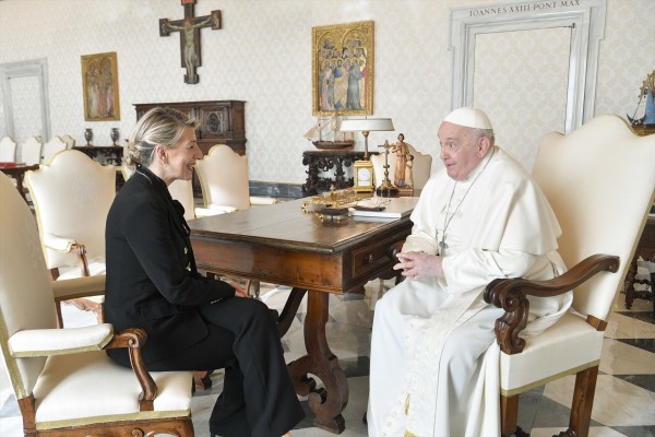 Pierden Tezanos y el Papa en Galicia