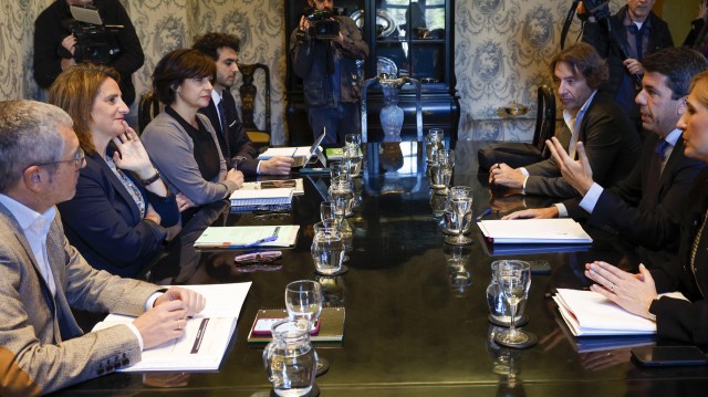 El Mazón y la Ribera más institucionales pactan 8 puntos de encuentro sobre el agua y la energía  