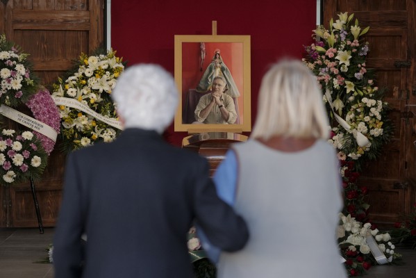 Agradecimiento al valor humano y el amor por la cultura en el adiós a Fernando Delgado