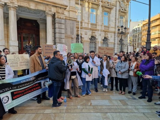 Los estudiantes de la Escuela de Enfermería de Cartagena vuelven a manifestarse el viernes