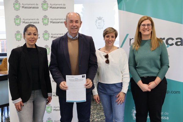 Massanassa fomenta la contratación del vecindario desempleado en las empresas del polígono