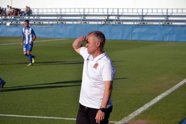 El Águilas destituye a Sebas López, el técnico que lo subió a la Segunda RFEF y al que tenía en promoción 