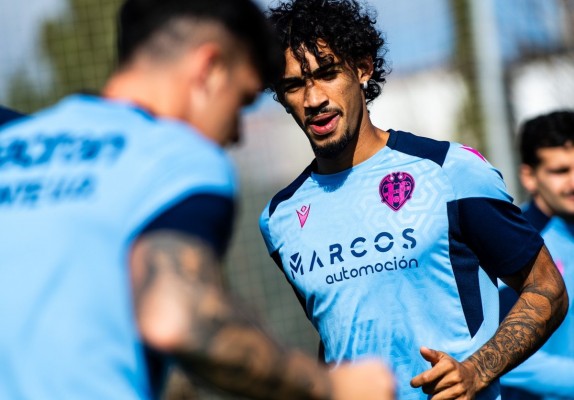 El Levante retoma los entrenamientos con Calleja al mando