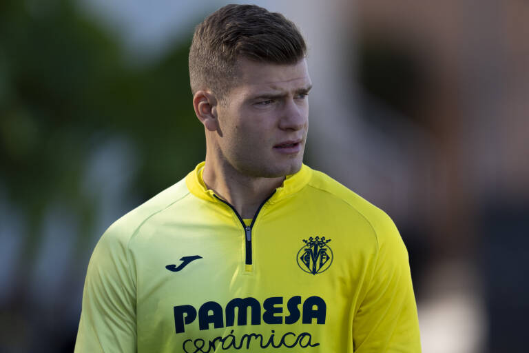 El Villarreal arranca la semana pendiente del estado físico de Alex Sorloth
