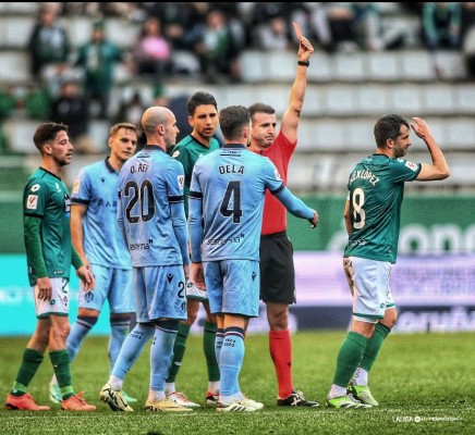 El Levante desaprovechó la superioridad numérica por cuarta vez esta temporada
