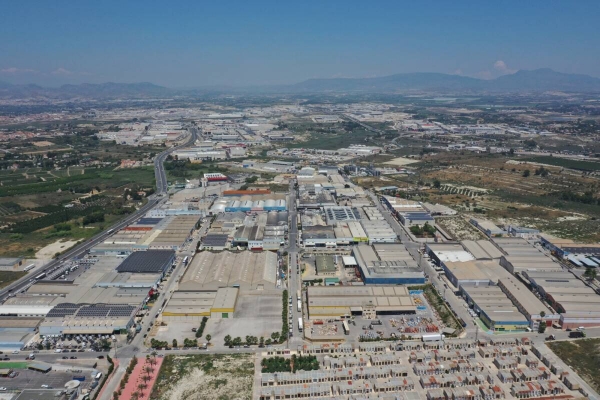 Las redes de las empresas murcianas en España: suman 2.722 establecimientos fuera de la Región