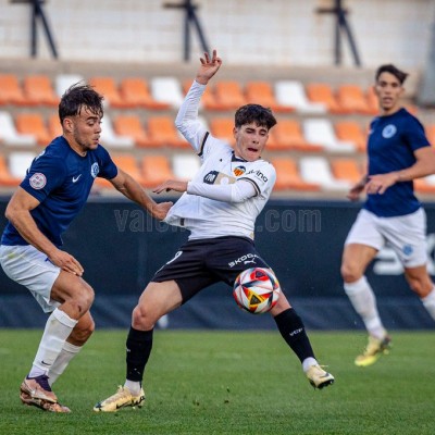 El Mestalla cae con polémica ante el Badalona