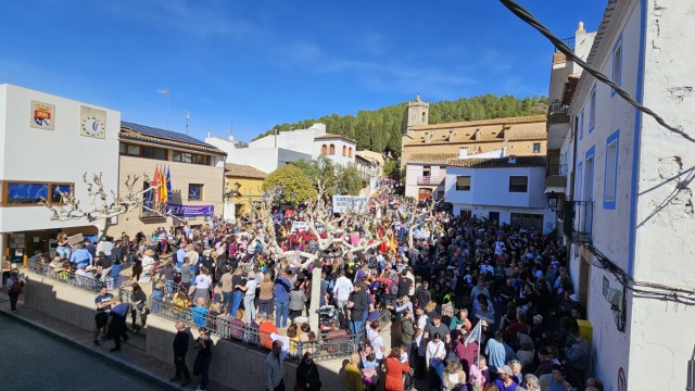 Más de mil personas claman contra el PAI Medina de Llíber que prevé 500 viviendas de lujo 