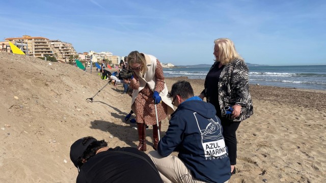 La Fundación Azul Marino y Oropesa lanzan un programa de reducción de residuos marinos
