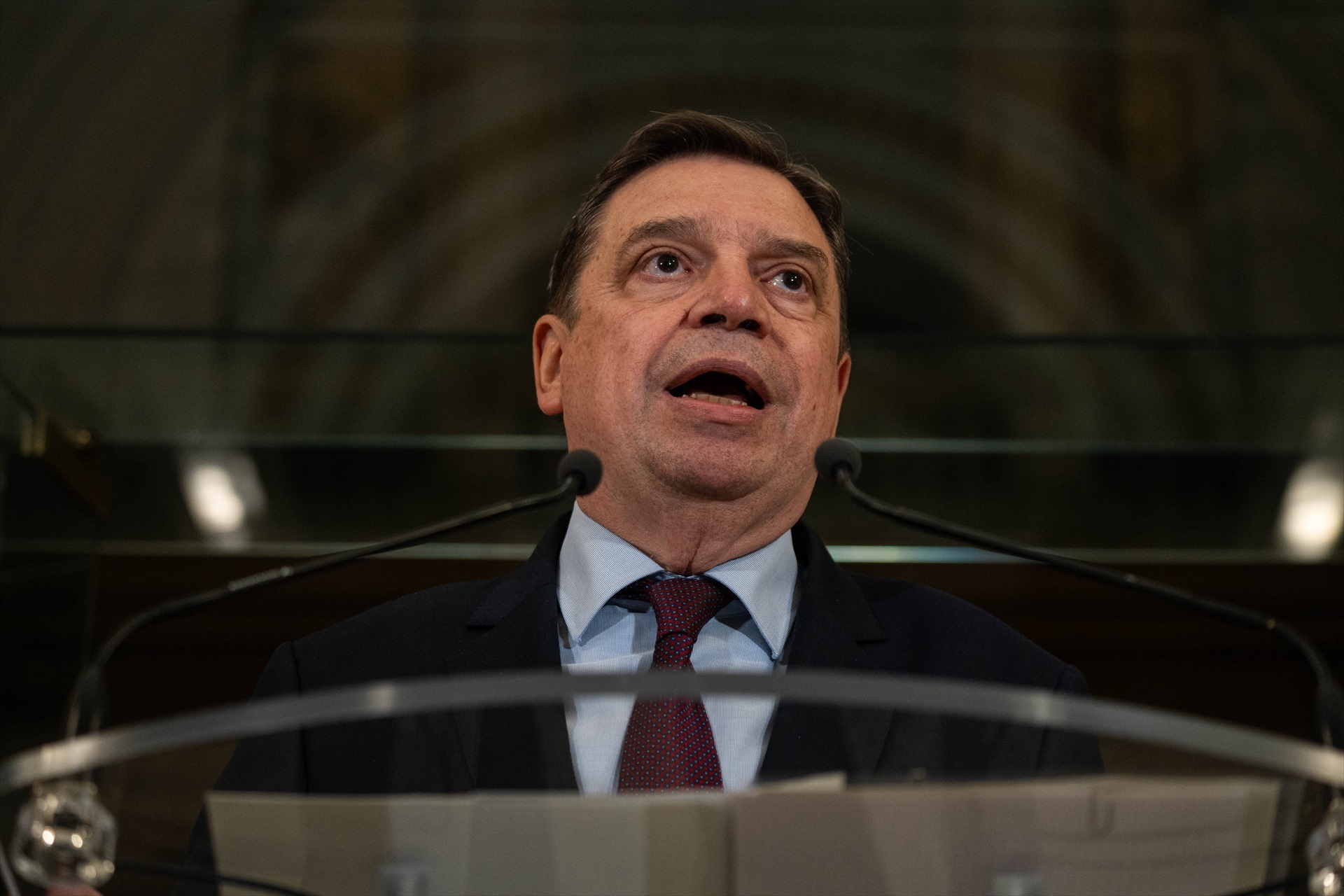 Planas se reunirá este lunes con CCAA para abordar los problemas del campo