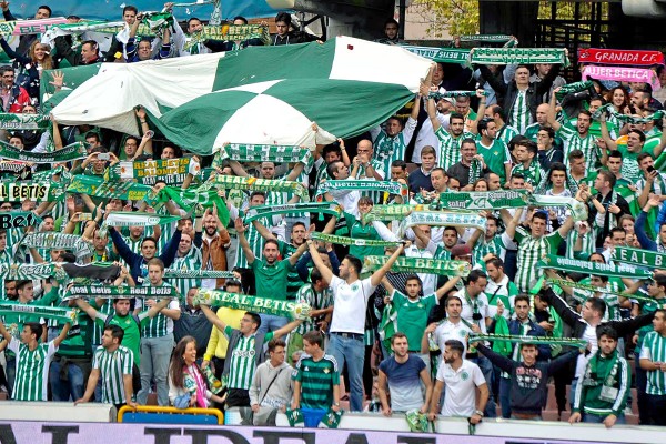 El Betis ya acumula 38.701 abonados, con 2.478 en lista de espera