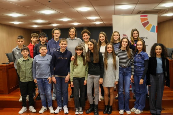  Onda homenajea a 16 estudiantes de cinco centros por su premio al rendimiento académico

