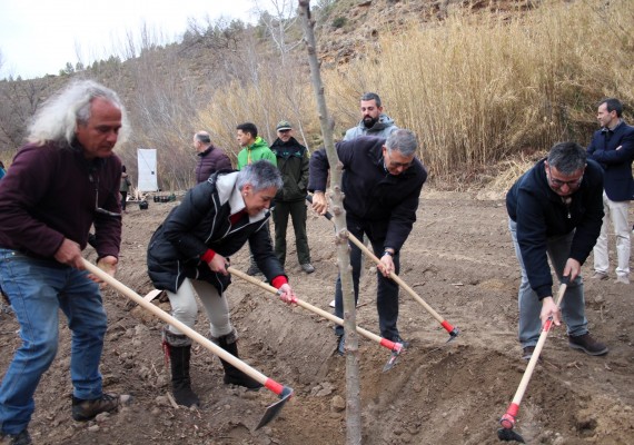 La CHS firma un acuerdo con ANSE para la conservación de los ecosistemas fluviales