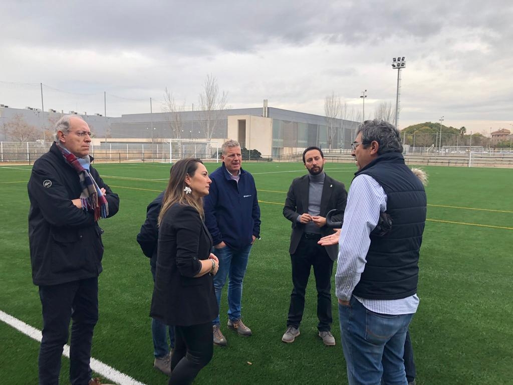 Castelló atiende la demanda del fútbol local: Gaetà Huguet estrena césped de última generación