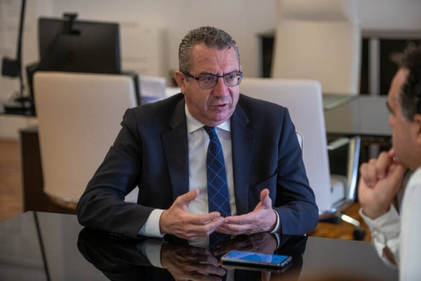 Toni Pérez asegura que la calidad del agua de Benidorm es 