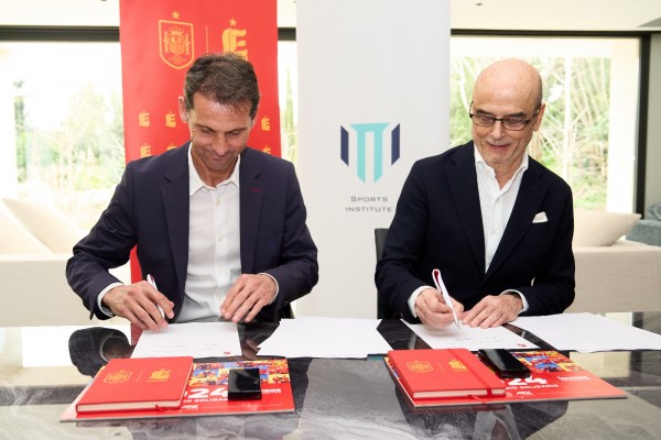 'Leyendas España' firma un convenio con ITTI Sports Institute