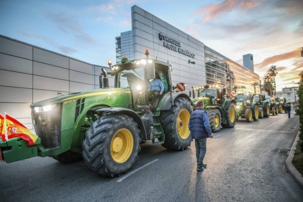 Cámara Orihuela muestra su apoyo a los agricultores que realizarán mañana una tractorada