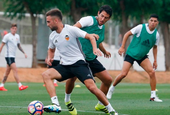 Cuatro clubes de Primera preguntan por Robert Ibáñez