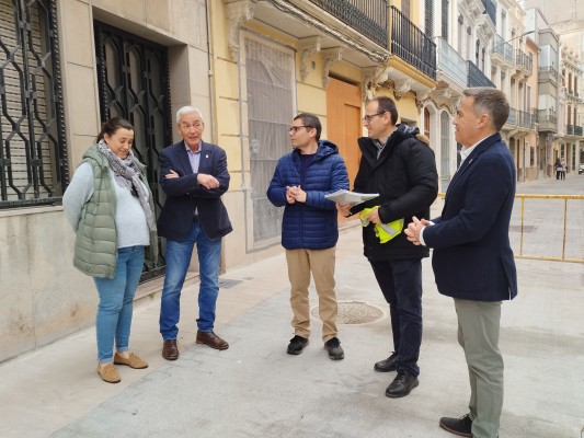 Burriana culmina la calle Barranquet: amplía el espacio peatonal e instala un colector de agua