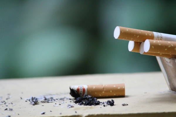 Un nuevo estudio señala que fumar altera el sistema inmune incluso años después de dejarlo
