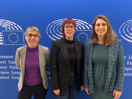 Compromís presiona en Bruselas contra la ampliación del Puerto de València
