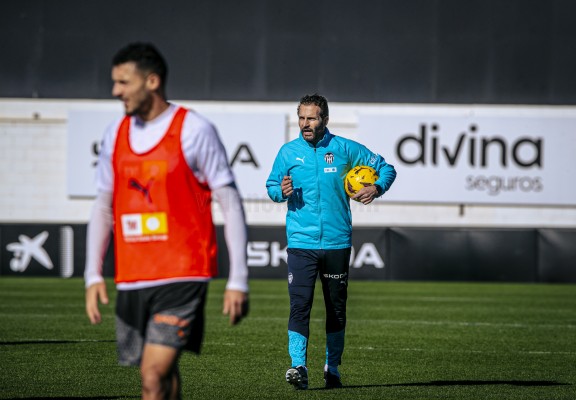 Baraja recupera a Yarek y Jesús Vázquez a dos días de recibir al Sevilla