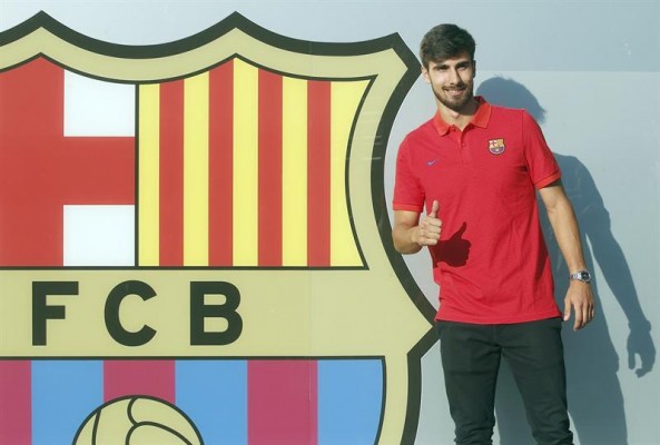 El VCF hace oficial la venta de André Gomes al Barça