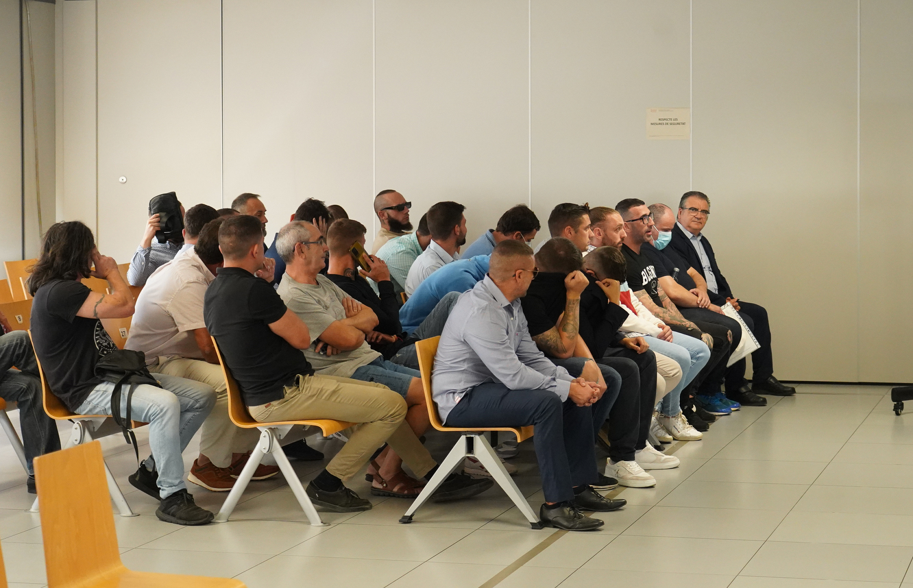 La mayoría de acusados de las agresiones del 9 d'Octubre acepta pena de prisión y orden de alejamiento 