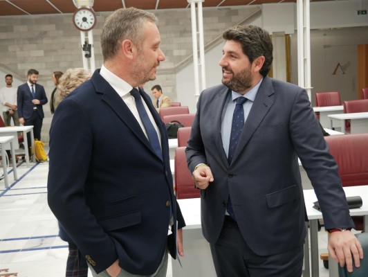 López Miras garantiza 18 millones a los agricultores en plena tormenta del campo