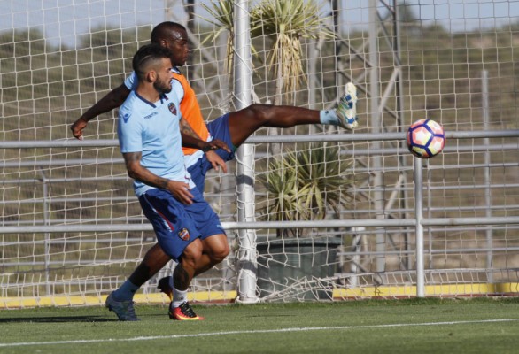 Toño vuelve al grupo en una sesión sin Rubén e Iván López