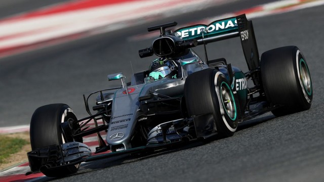 Rosberg vuela en la segunda sesión, sin un accidentado Hamilton