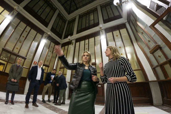 Bruselas determinará cómo el Ayuntamiento y el Consell pueden redefinir el edificio de Correos