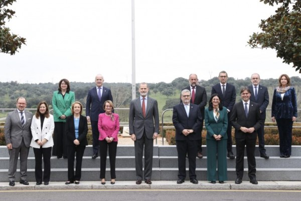 Eva Alcón anuncia a Felipe VI que la CRUE reunirá a universidades iberoamericanas