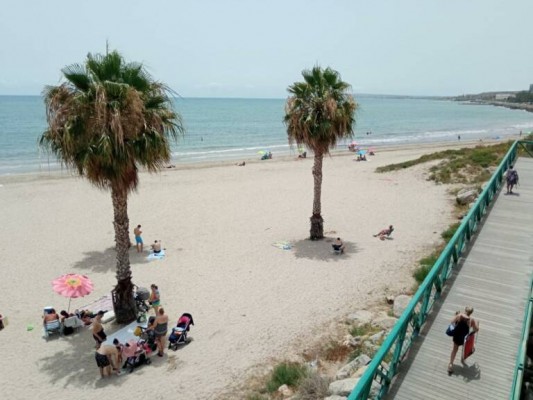 El PP de Alicante prevé socorristas en San Gabriel en verano, aunque seguirá la limpieza manual