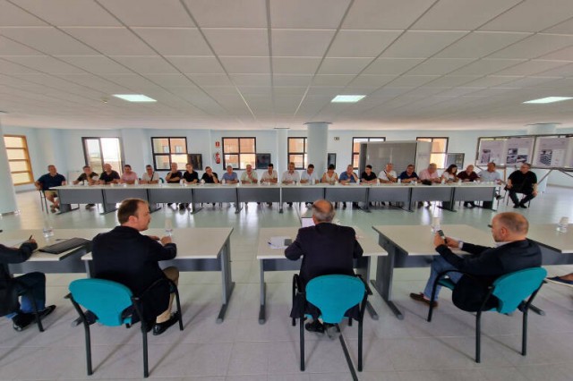 Ascer afirma que las pretensiones de los sindicatos llevan al 