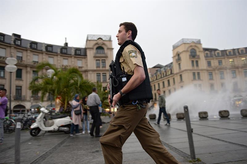 Al menos diez muertos y varios heridos en un tiroteo en un centro comercial de Múnich