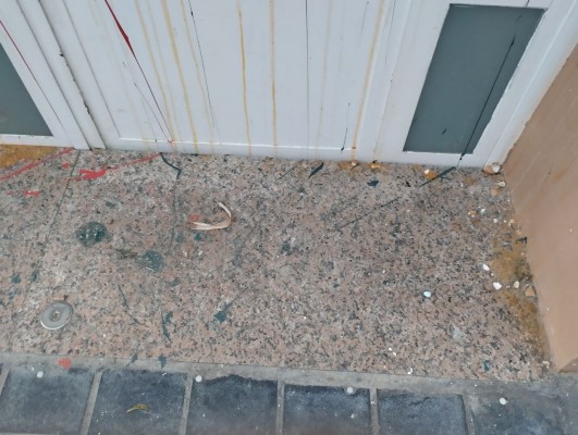 EU denuncia un ataque a su sede de València con pintura y huevos, el tercero en dos meses