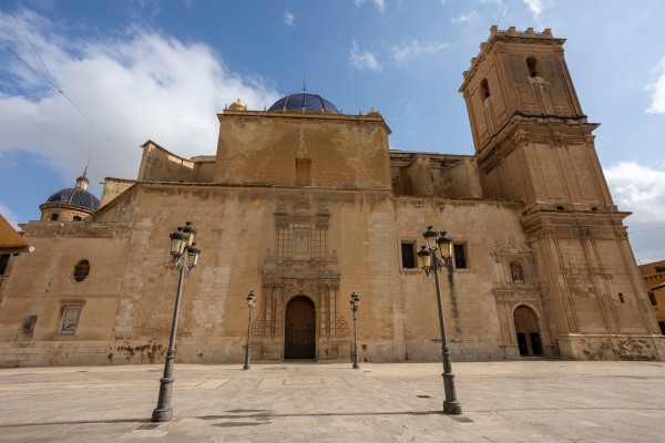El bipartito de Elche impulsa la renovación de la Plaza del Congreso Eucarístico