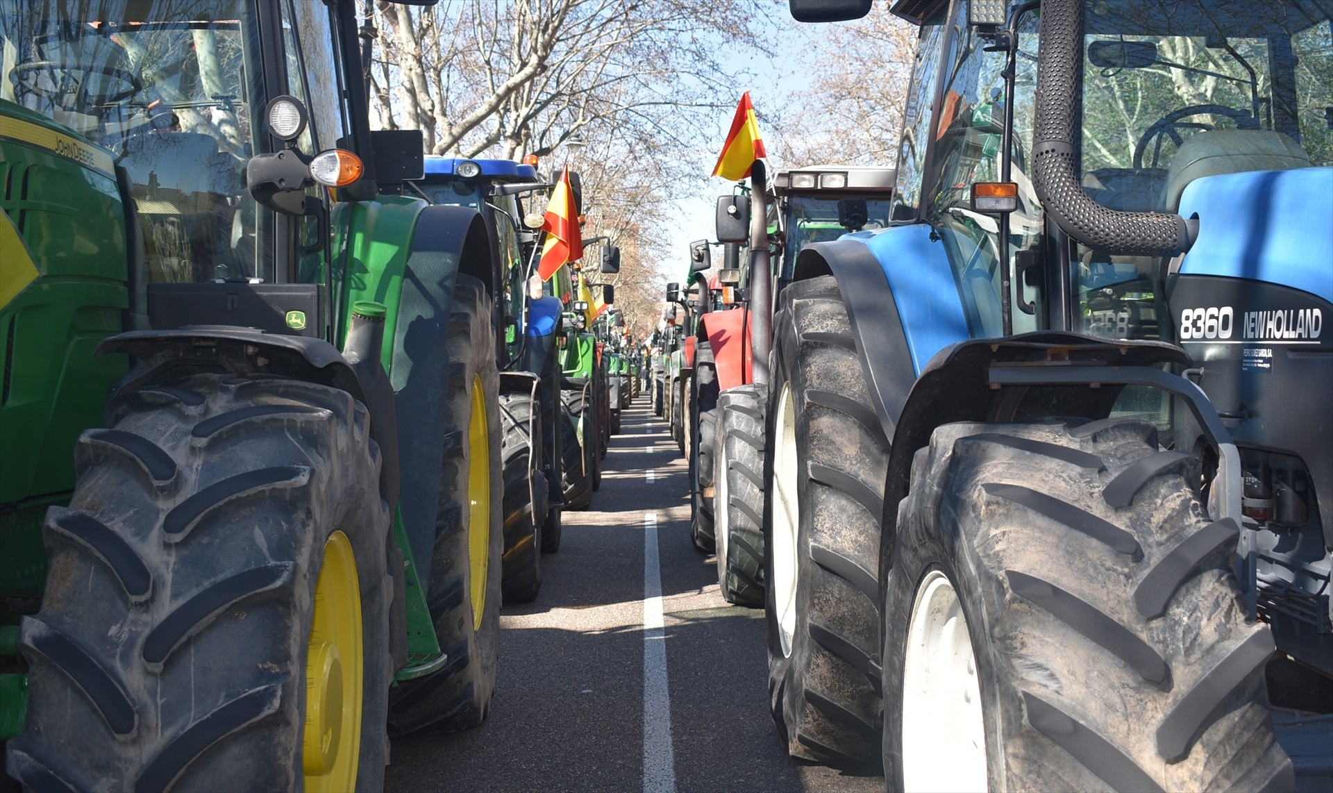 El campo cumple una semana de protesta con tractoradas en toda España y agenda indefinida
