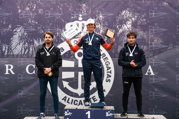 El alicantino Gonzalo Suárez gana el Campeonato de España de ILCA 7 y la Olympic Week en Alicante