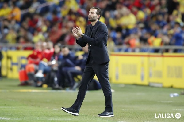 Baraja acerca al Valencia a su media histórica de triunfos en su primer año de técnico