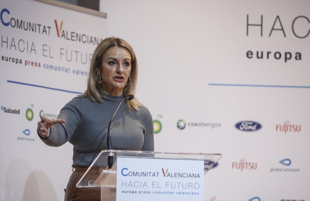 La consellera Montes apuesta por la ampliación de los aeropuertos valencianos